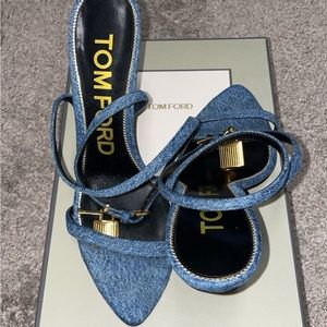 Tom Ford 
Leather Padlock Sandals 105